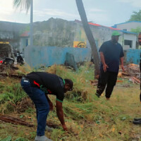 guy in jeans looking for his phone