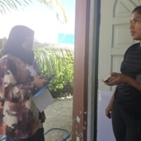 Thimarafushi MCEP survey team visiting Maldivian locals